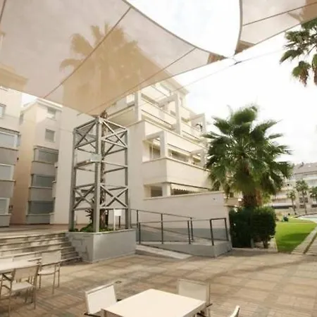 A Pour 4 Personnes Avec Piscine Commune Et Proche - Hisp-10-7 *