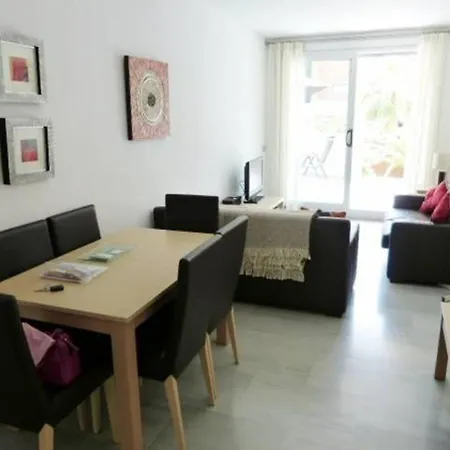 A Pour 4 Personnes Avec Piscine Commune Et Proche - Hisp-10-7 Apartment *